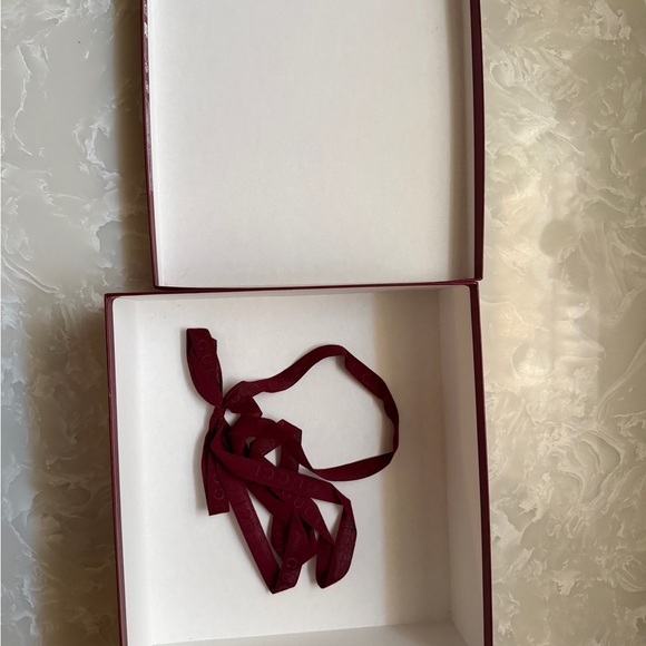 Gucci Deep Burgundy Box with White Logo - Picture 3 of 7